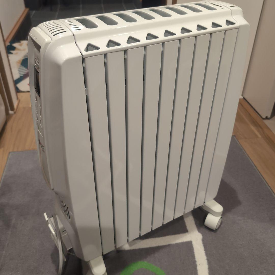 今の時季必須！大幅値下げ中！超お得！デロンギオイルヒーター　QSD915-WH