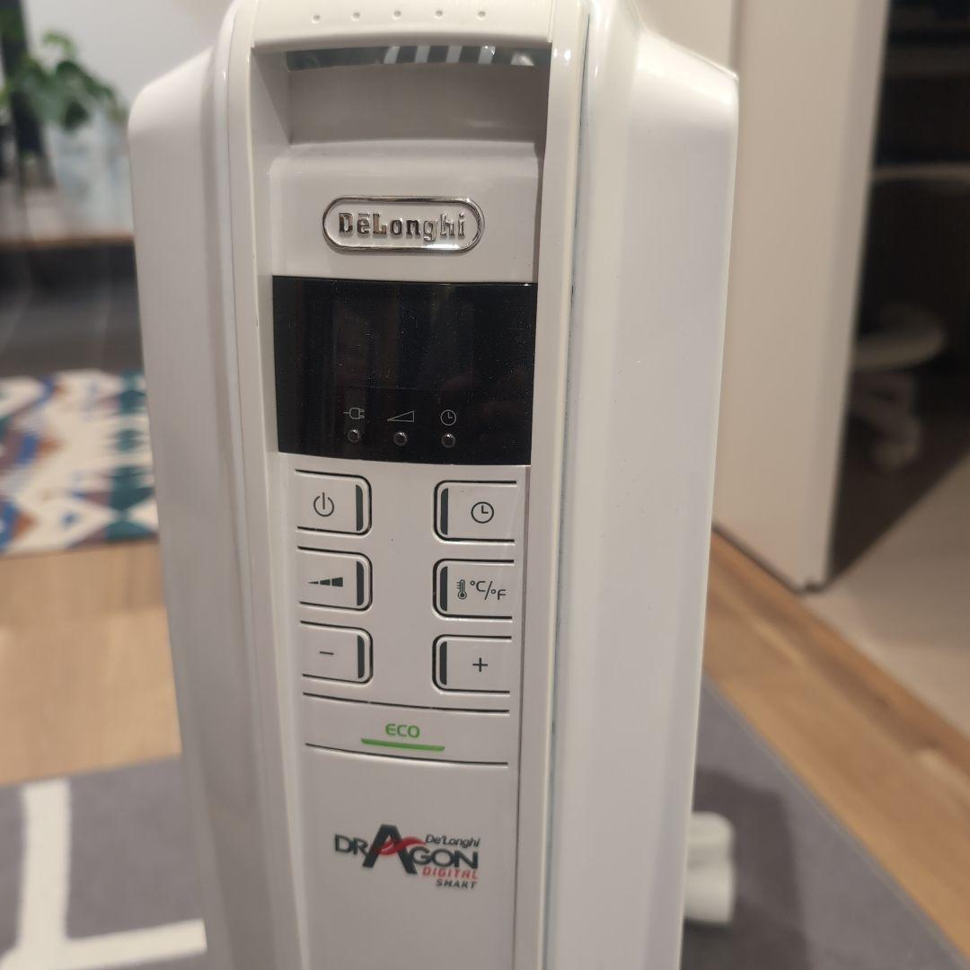 今の時季必須！大幅値下げ中！超お得！デロンギオイルヒーター　QSD915-WH