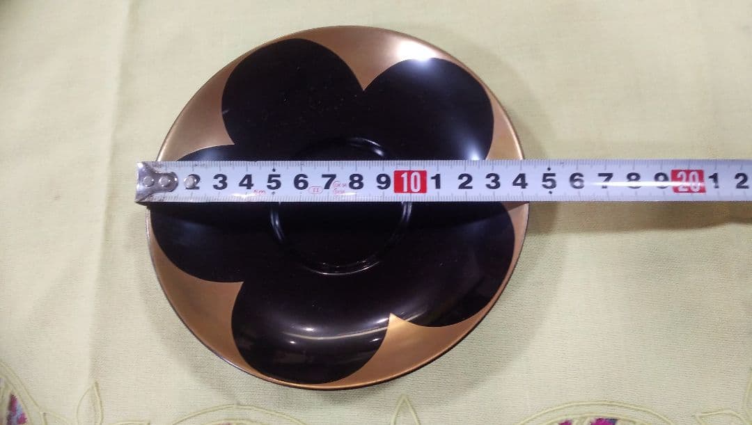 漆器 花形 黒と金の、茶托