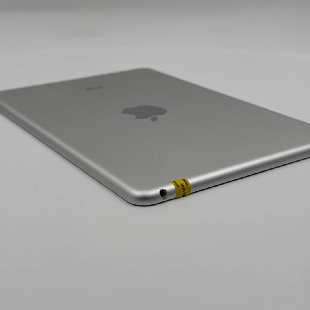 【ほぼ新品級】iPad mini4 64GB WiFiモデル