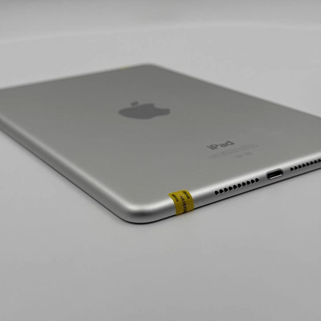 【ほぼ新品級】iPad mini4 64GB WiFiモデル