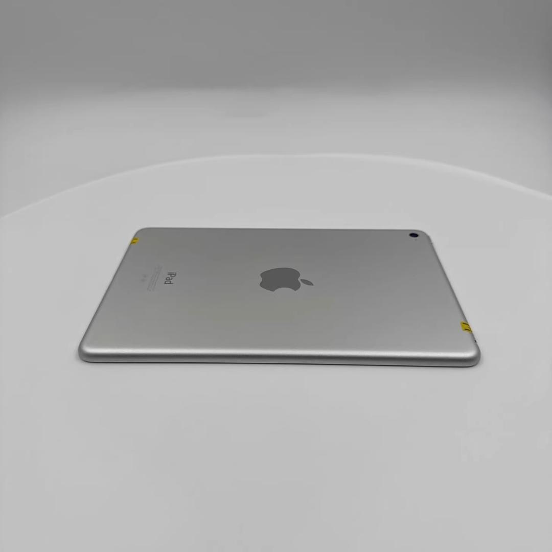 【ほぼ新品級】iPad mini4 64GB WiFiモデル