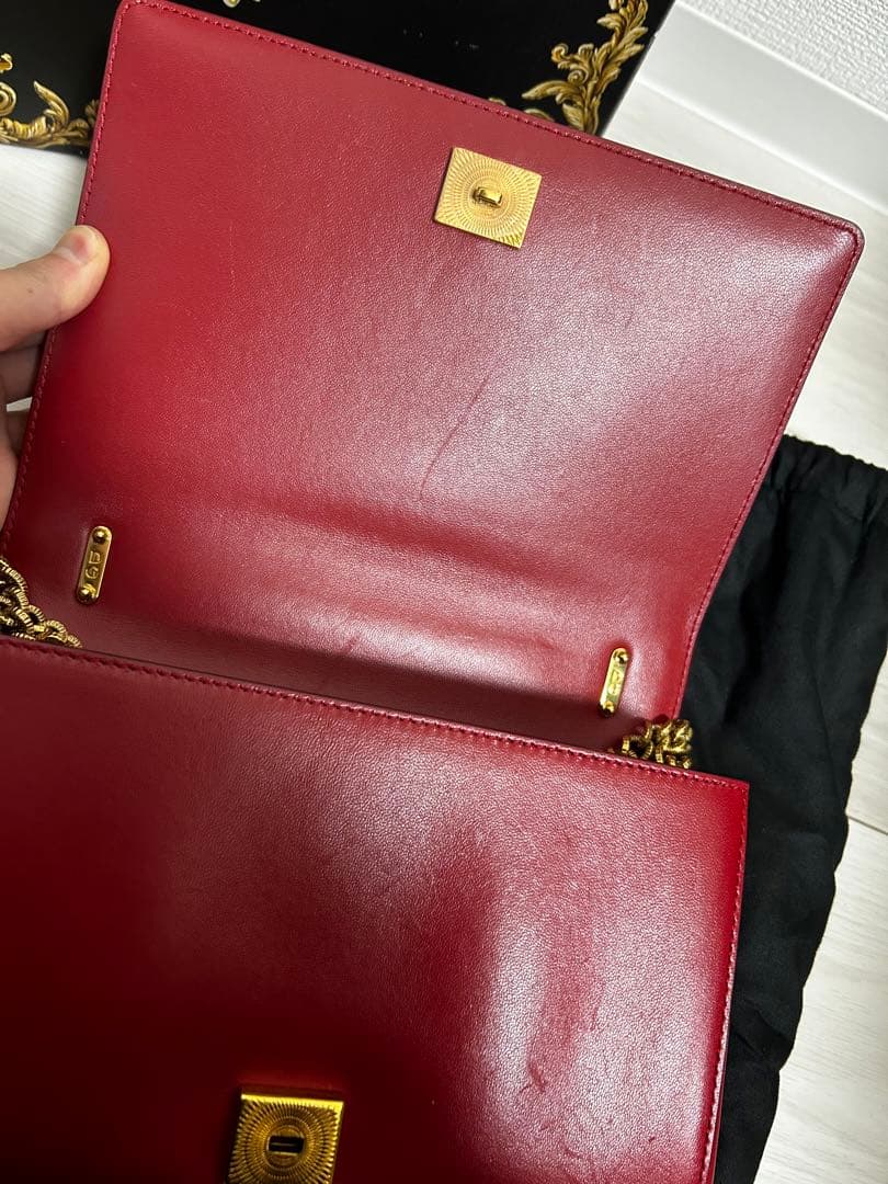 ドルチェ＆ガッバーナ 赤 キルティング ショルダーバッグ