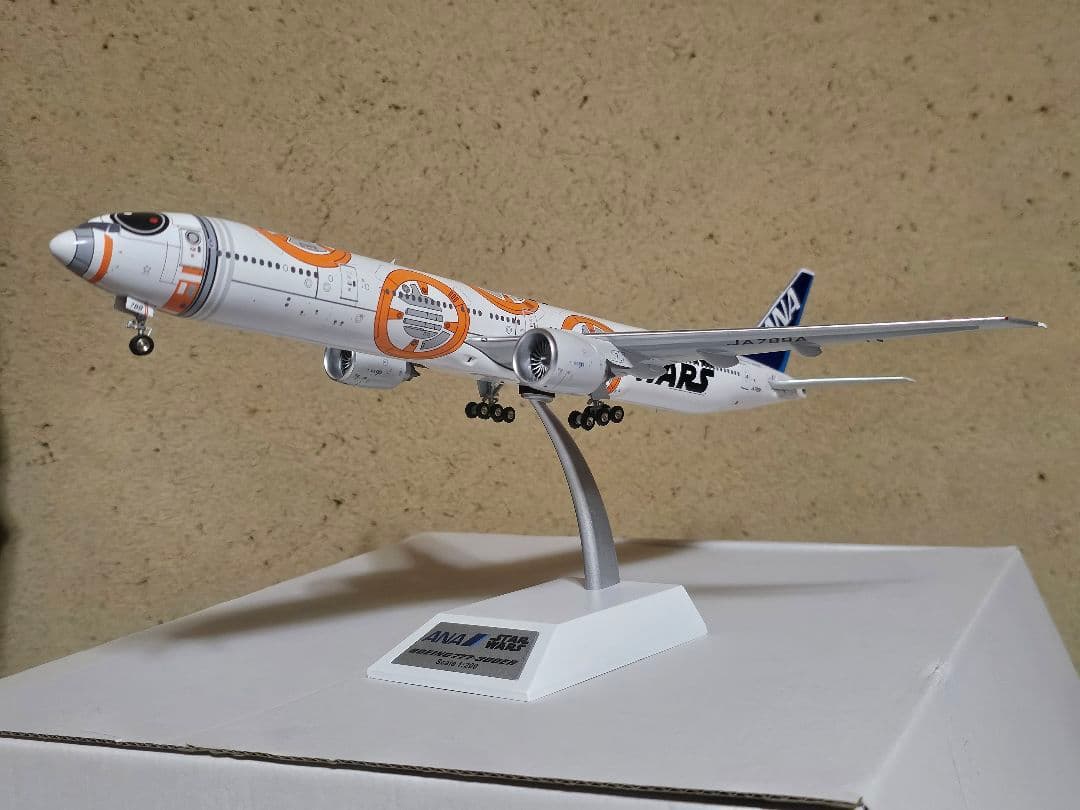 航空機・ヘリコプター ANA B777-300ER STAR WARS BB-8 1/200