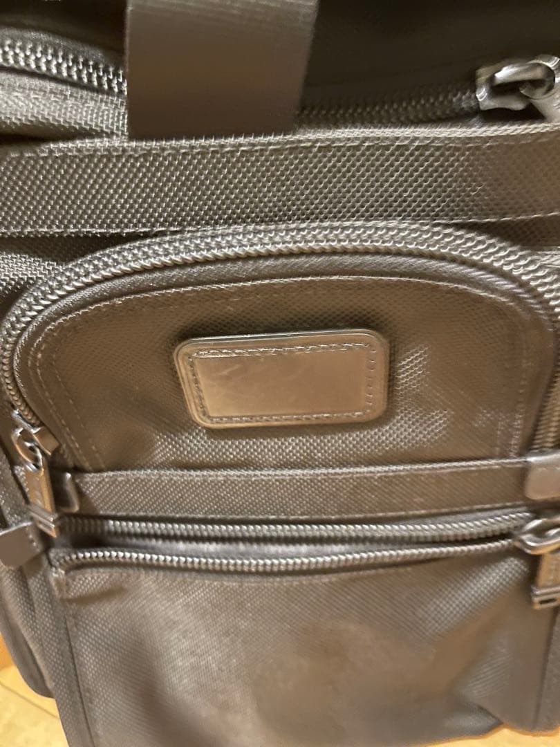 ら*ア様 TUMI ビジネスバッグ ブラック 多ポケット