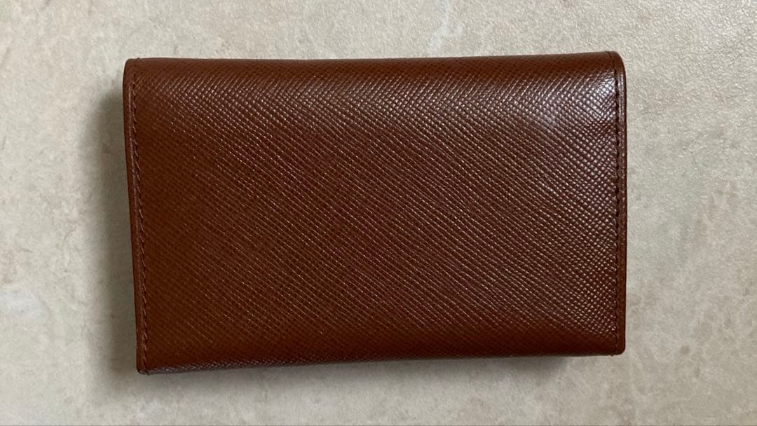 美品　PRADA プラダ 6連 キーケース レザー　サフィアーノ ブラウン