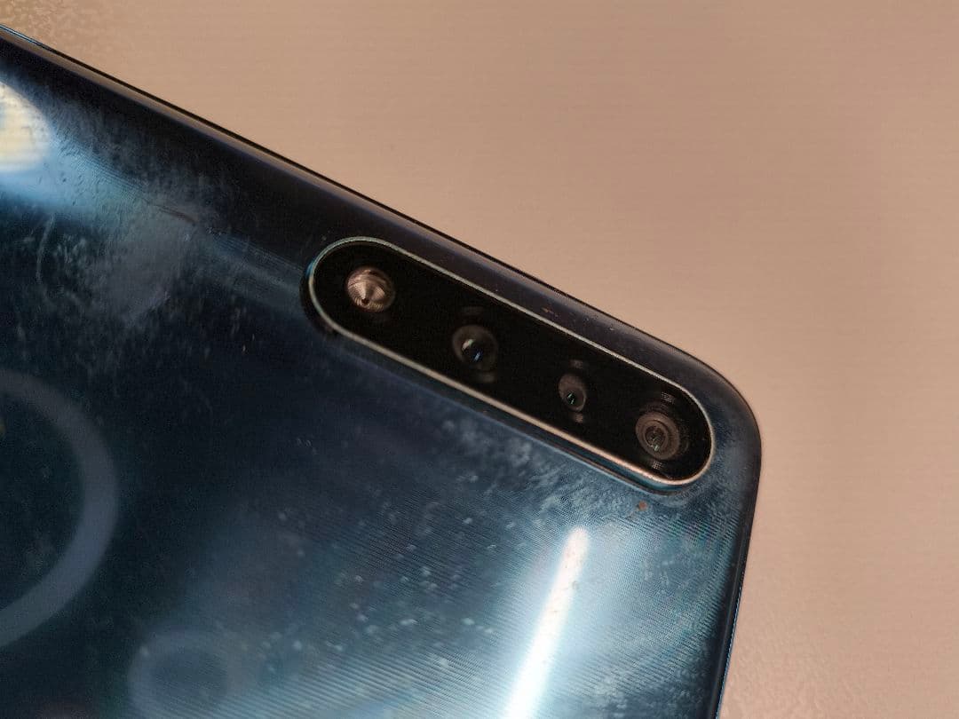 スマートフォン本体 Vsmart Live