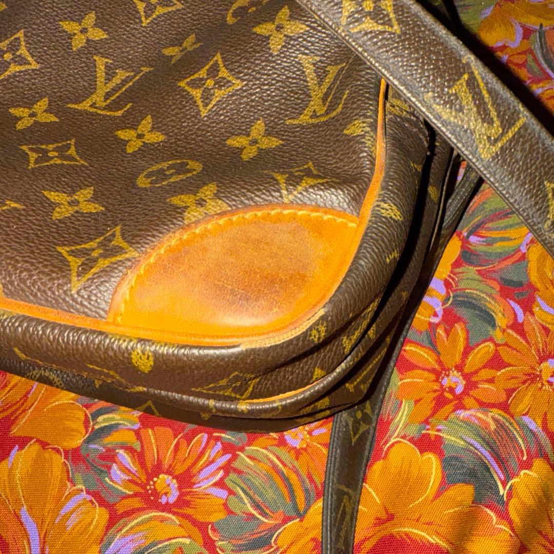 Louis Vuitton モノグラムショルダーバッグ