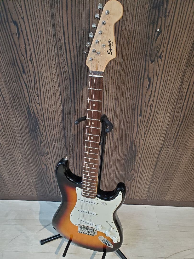 く*る様 Squier ギター