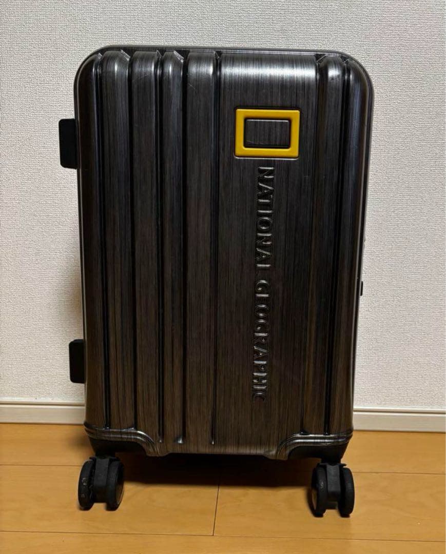 NATIONAL GEOGRAPHIC キャリーケース シルバー