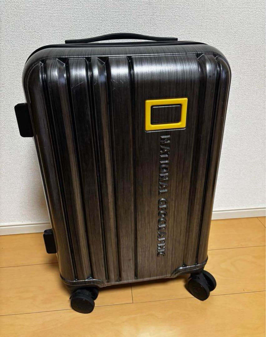NATIONAL GEOGRAPHIC キャリーケース シルバー