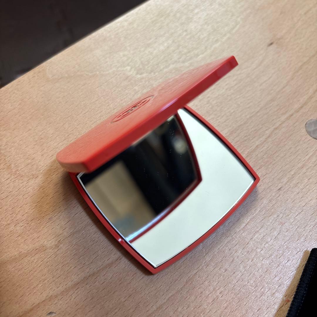 新品未使用　シャネル　コンパクトミラー　121 限定　ミロワール　プルミエール