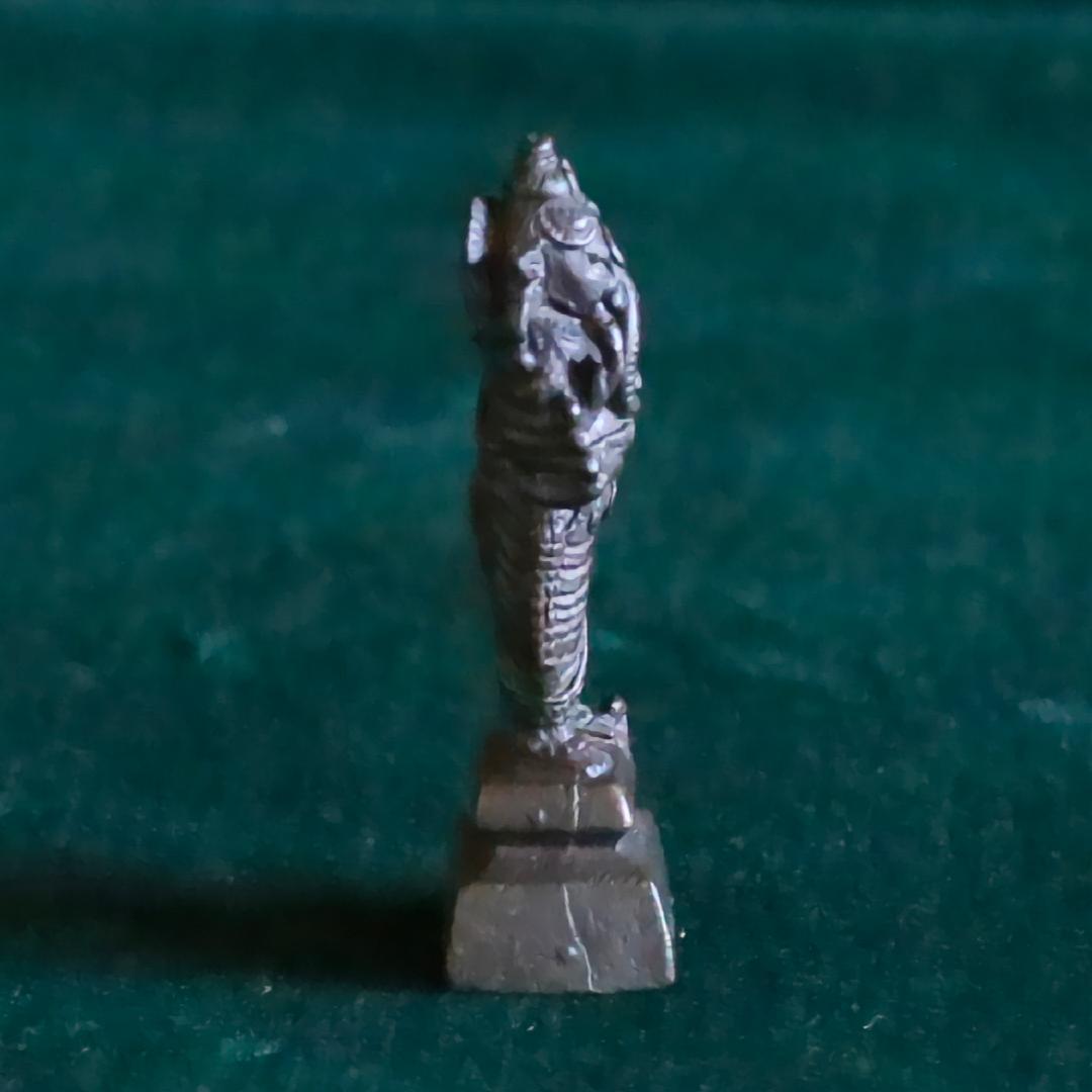 ガネーシャ像（立）　金属製　約4cm 　ー インドの小さな神さま ー