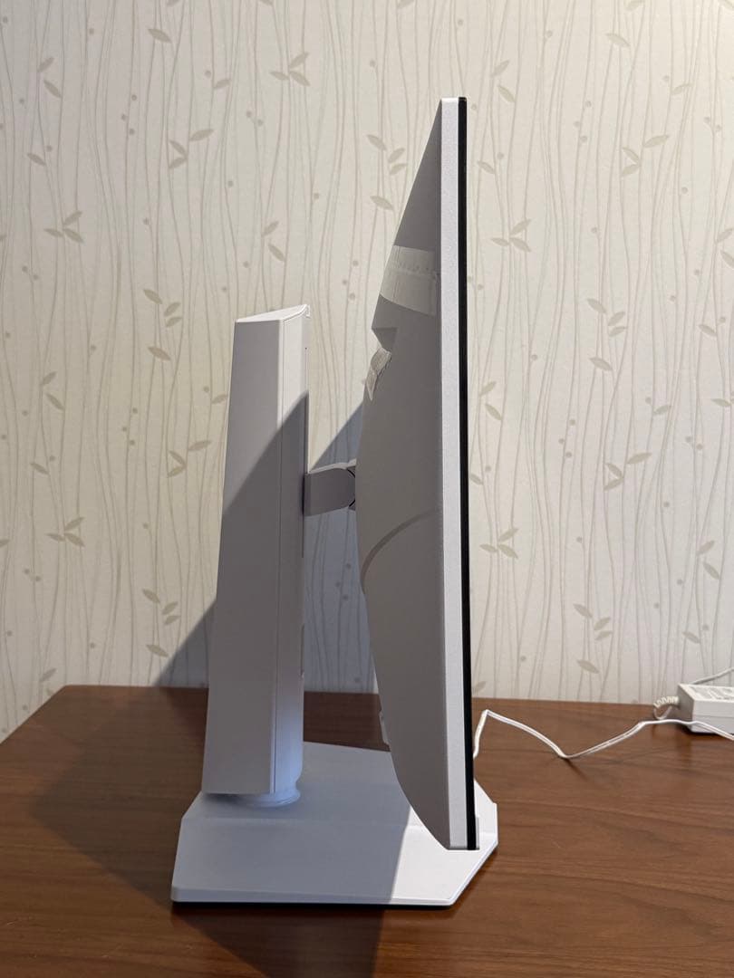 MSI 274URFW 4K UHD モニター