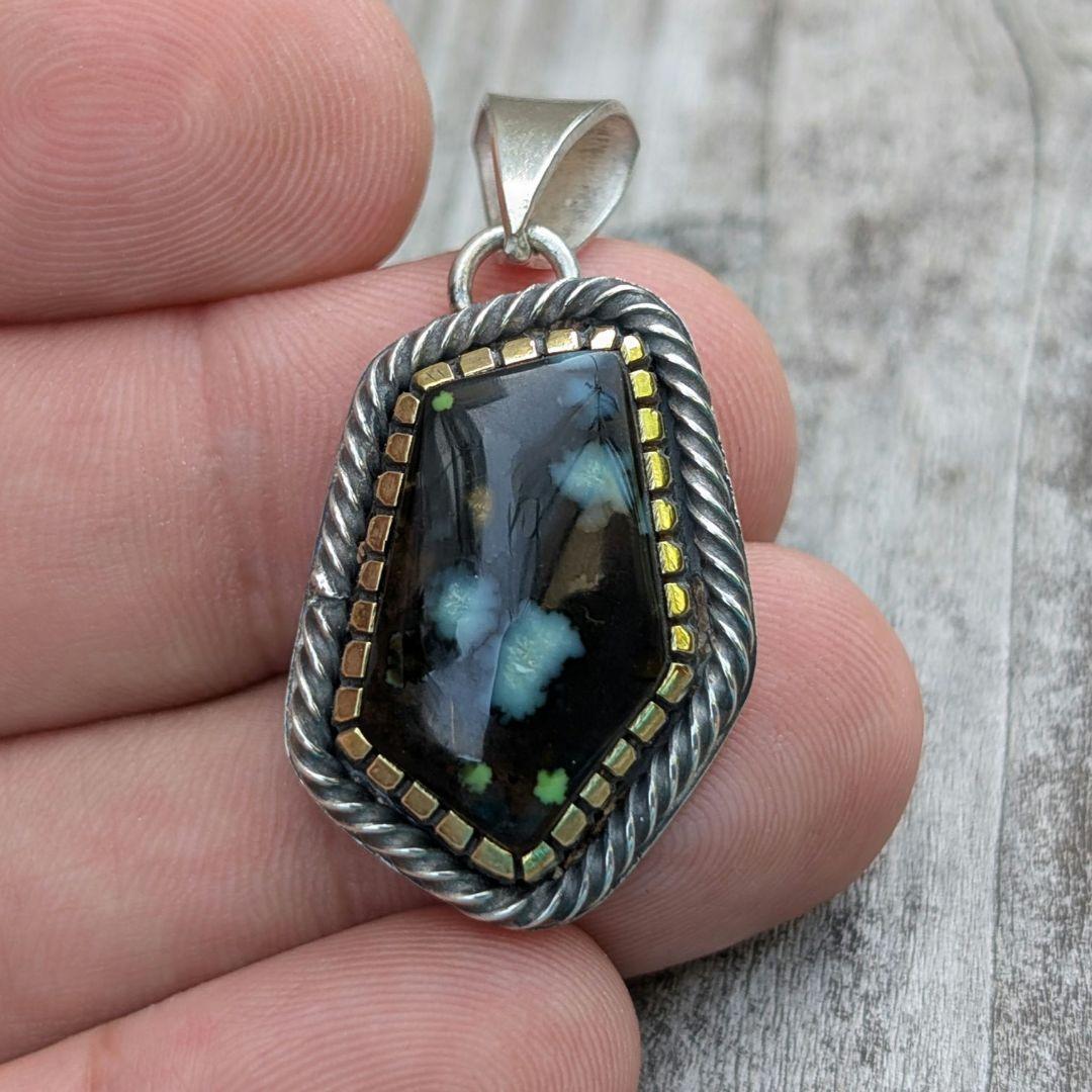 マッツン　ハンドメイドのターコイズトップ　インディアンジュエリー風