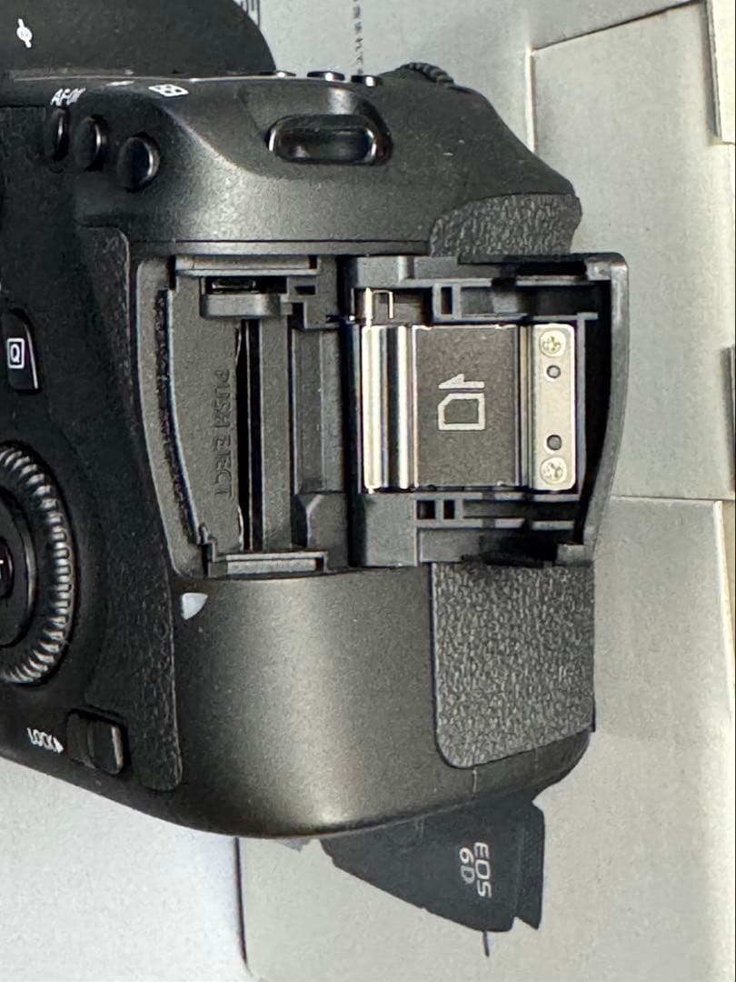 Canon EOS 6D デジタル一眼レフカメラ 【シャッター数3085】