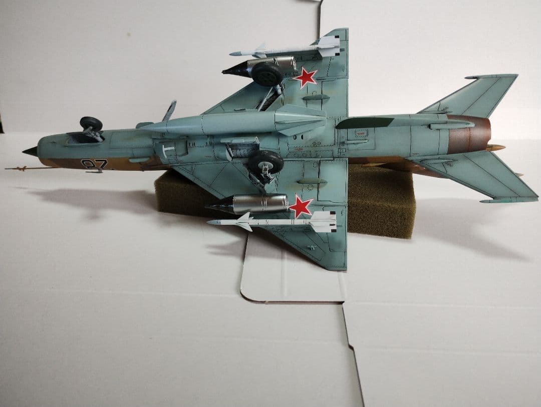 プラモデル完成機　1/48　MIG-21MF フィッシュベット