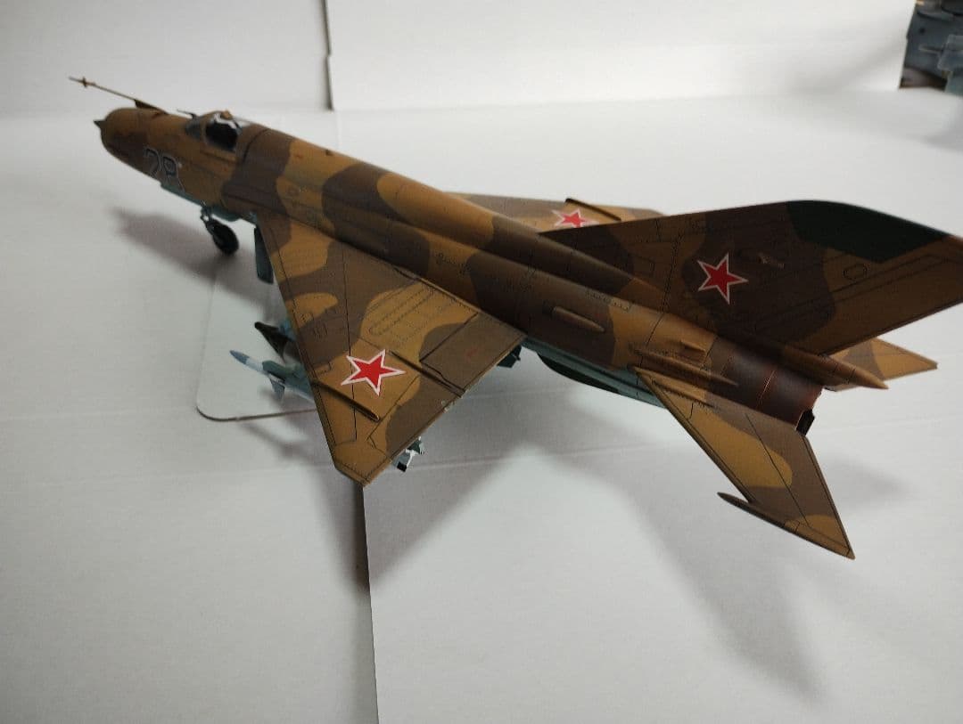 プラモデル完成機　1/48　MIG-21MF フィッシュベット