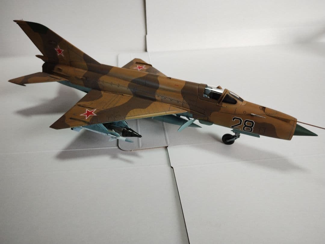 プラモデル完成機　1/48　MIG-21MF フィッシュベット