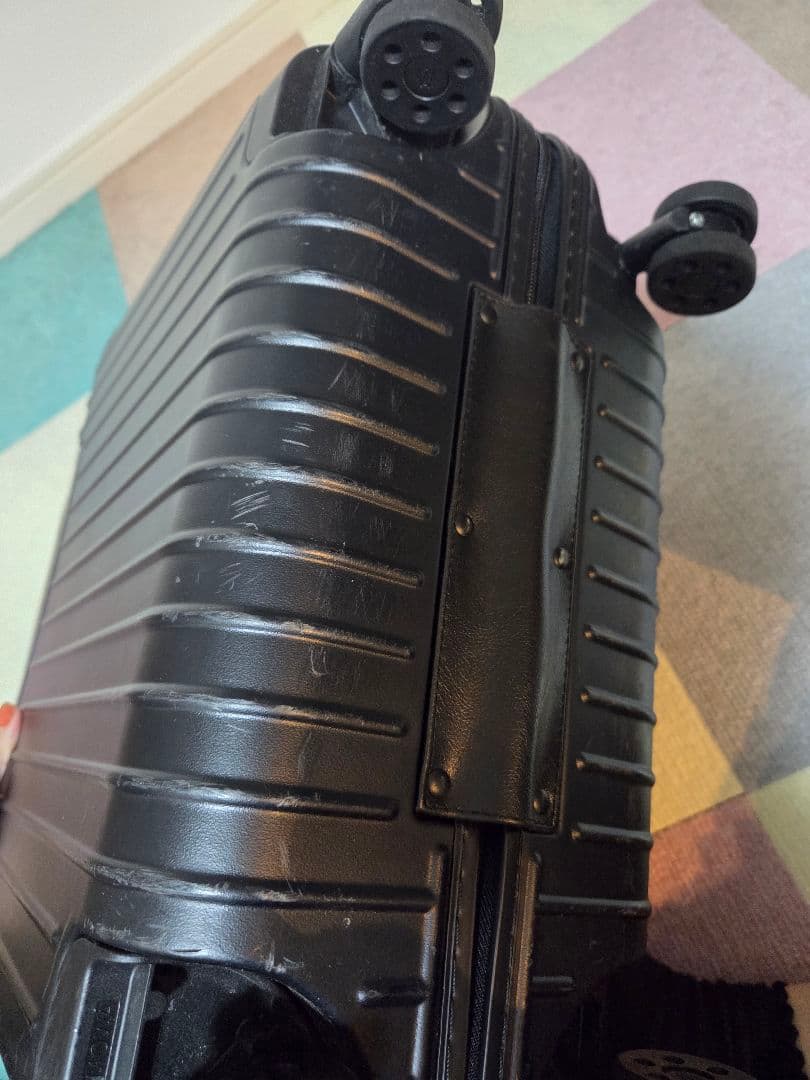 RIMOWA Essential Sleeve Compact ブラック