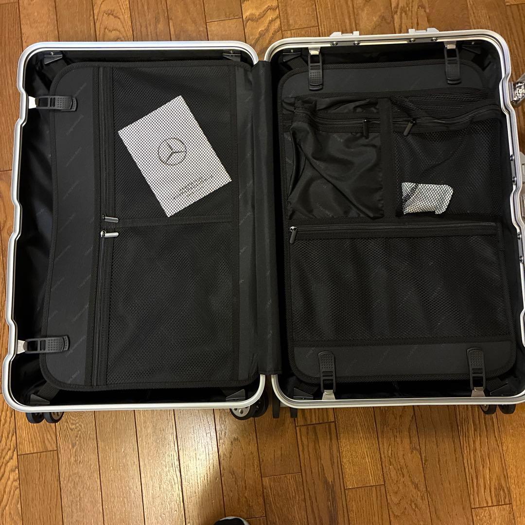 メルセデス・ベンツ シルバー キャリーケース