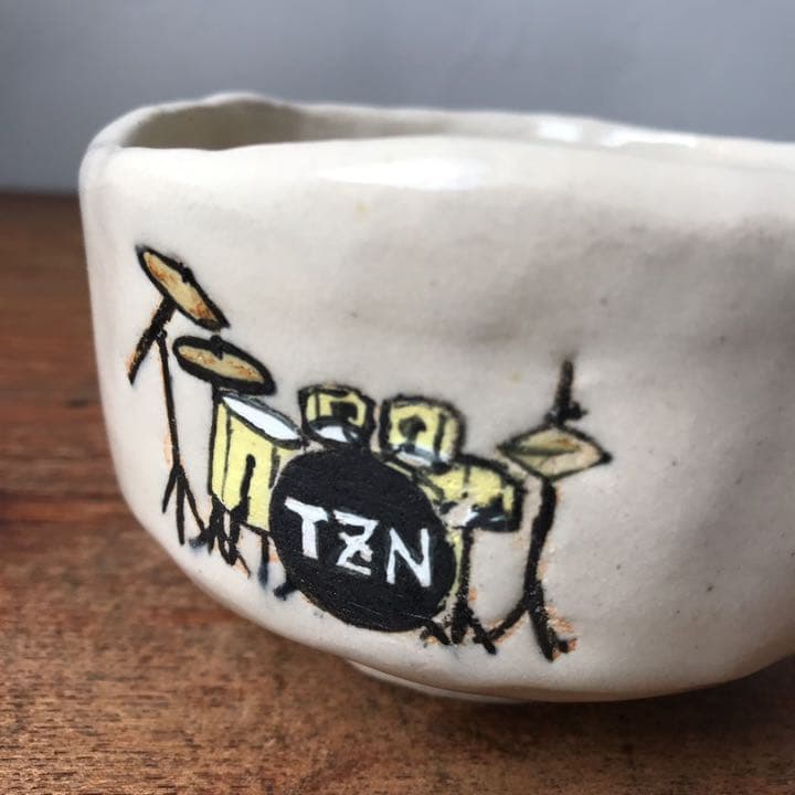 妻の作った 抹茶茶碗 ドラムセット ドラムスティック 陶芸 手びねり