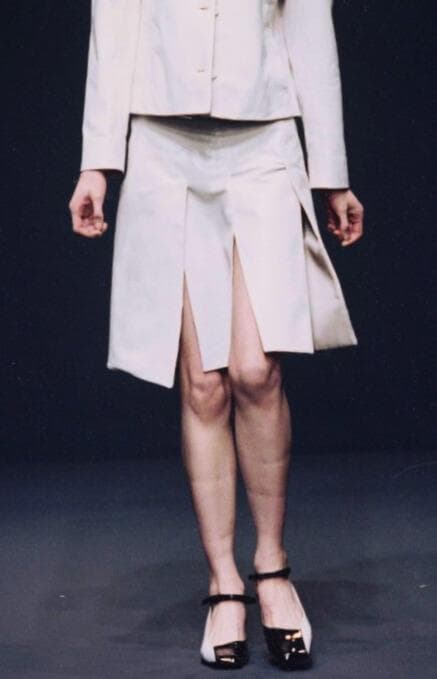 PRADA プラダ Y2K ラバー スリット入り ひざ丈 スカート オフホワイト