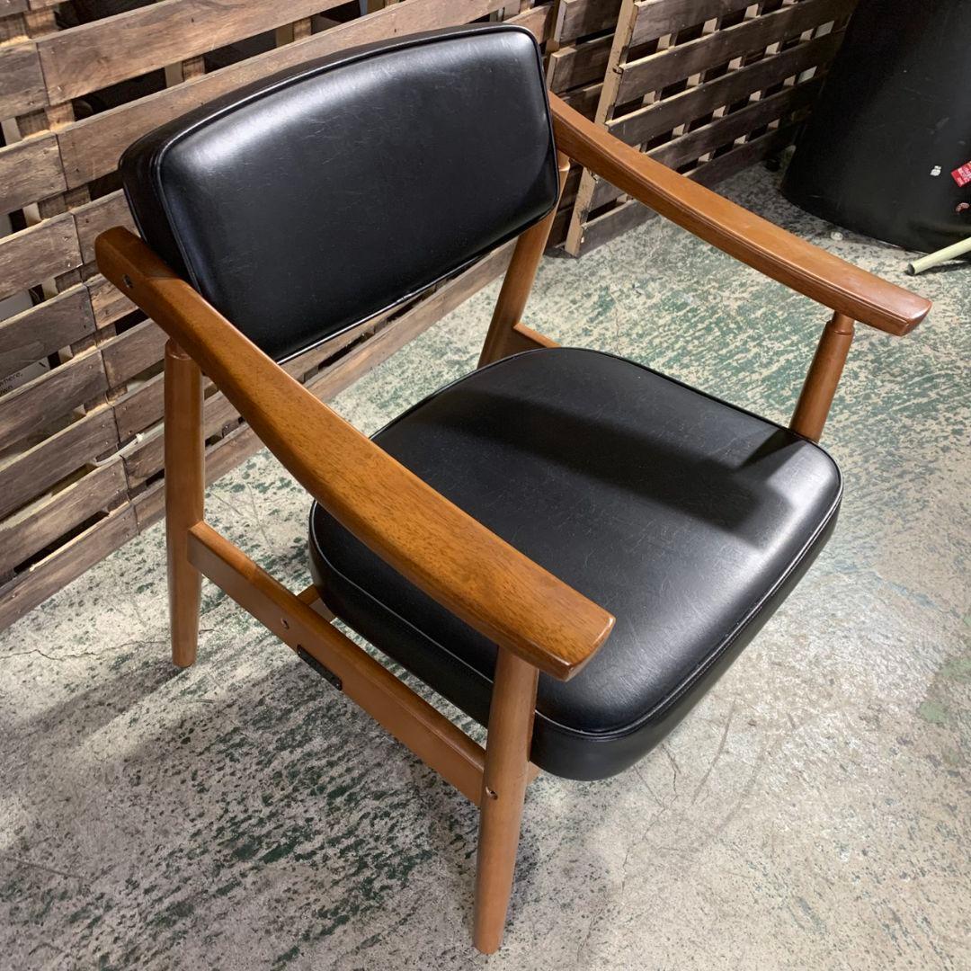 K053 カリモク60 Dチェア W36460BW