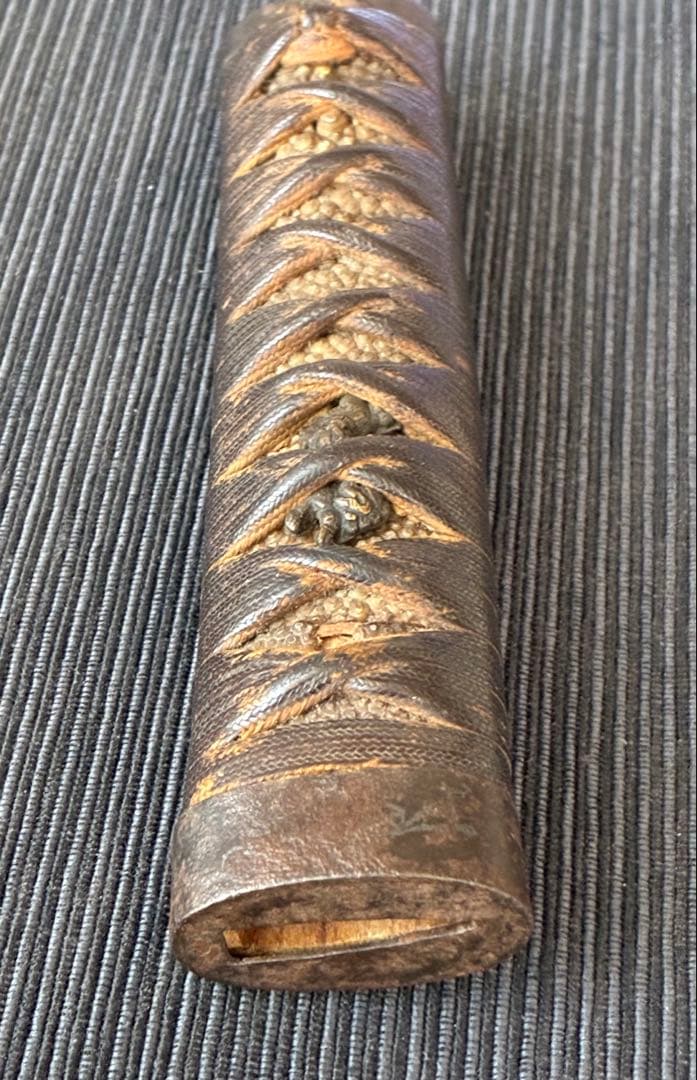 刀装具　脇差　柄前　鉄地縁頭　虎の図目貫　金山風透かし鍔　(江戸時代)