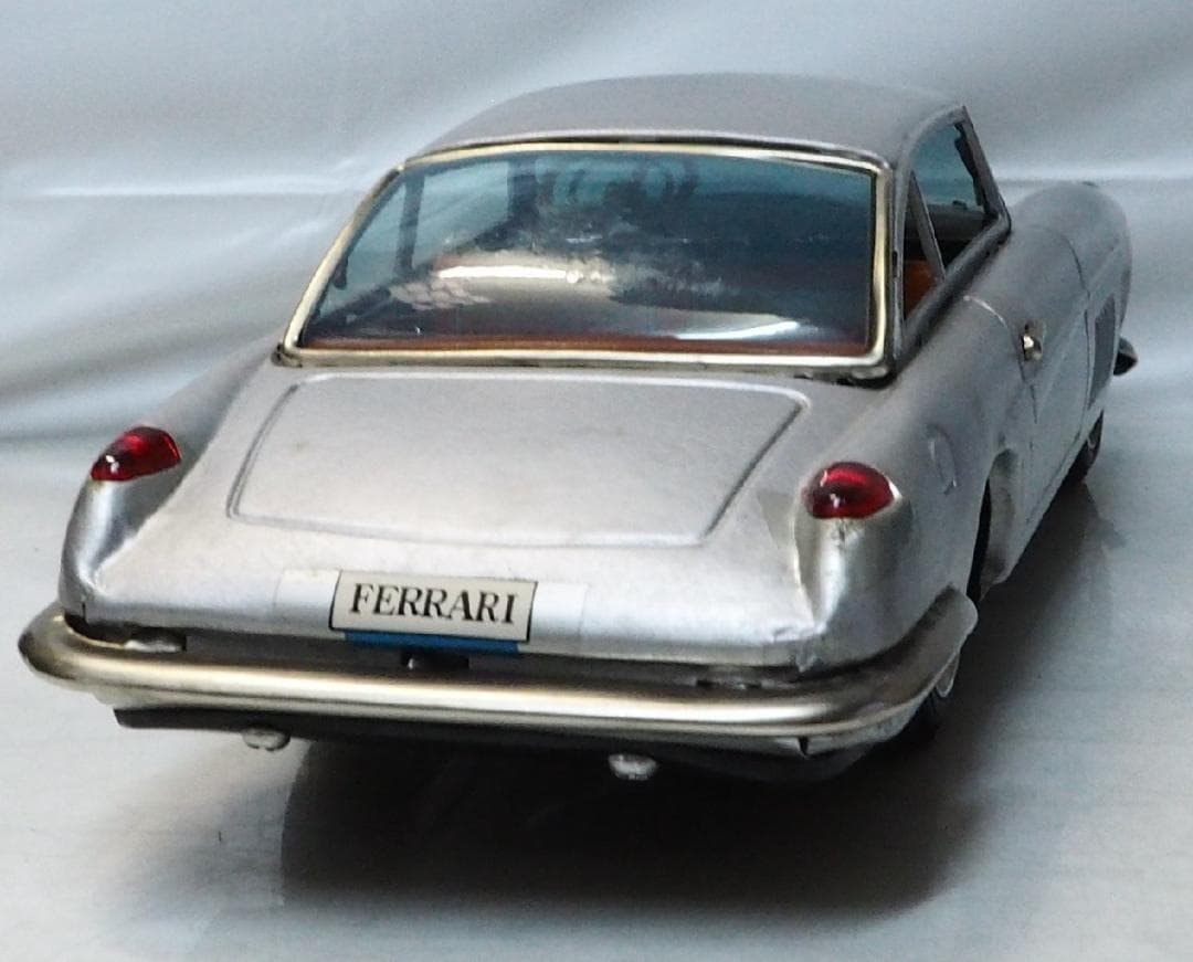 萬代屋 フェラーリ スーパーアメリカ銀色リペイントtinブリキtoy car箱無