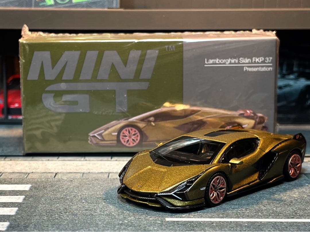 ゲン ランボルギーニ アヴェンタドール SVJ n°784