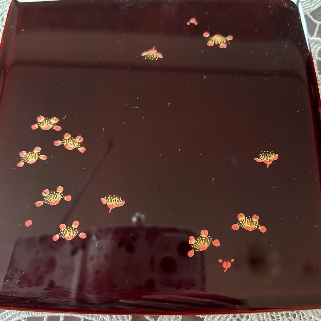 輪島塗り赤色花柄金箔装飾3段重箱