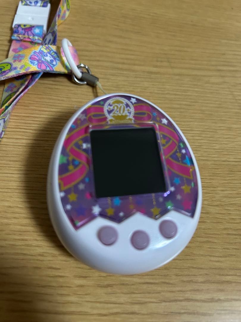 たまごっち 20周年記念モデル ホワイト