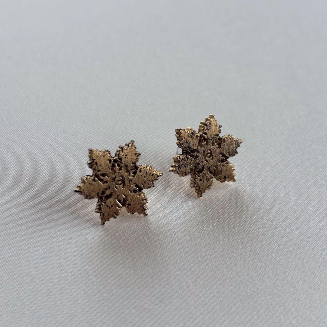 【CHANEL】 雪の結晶　ピアス
