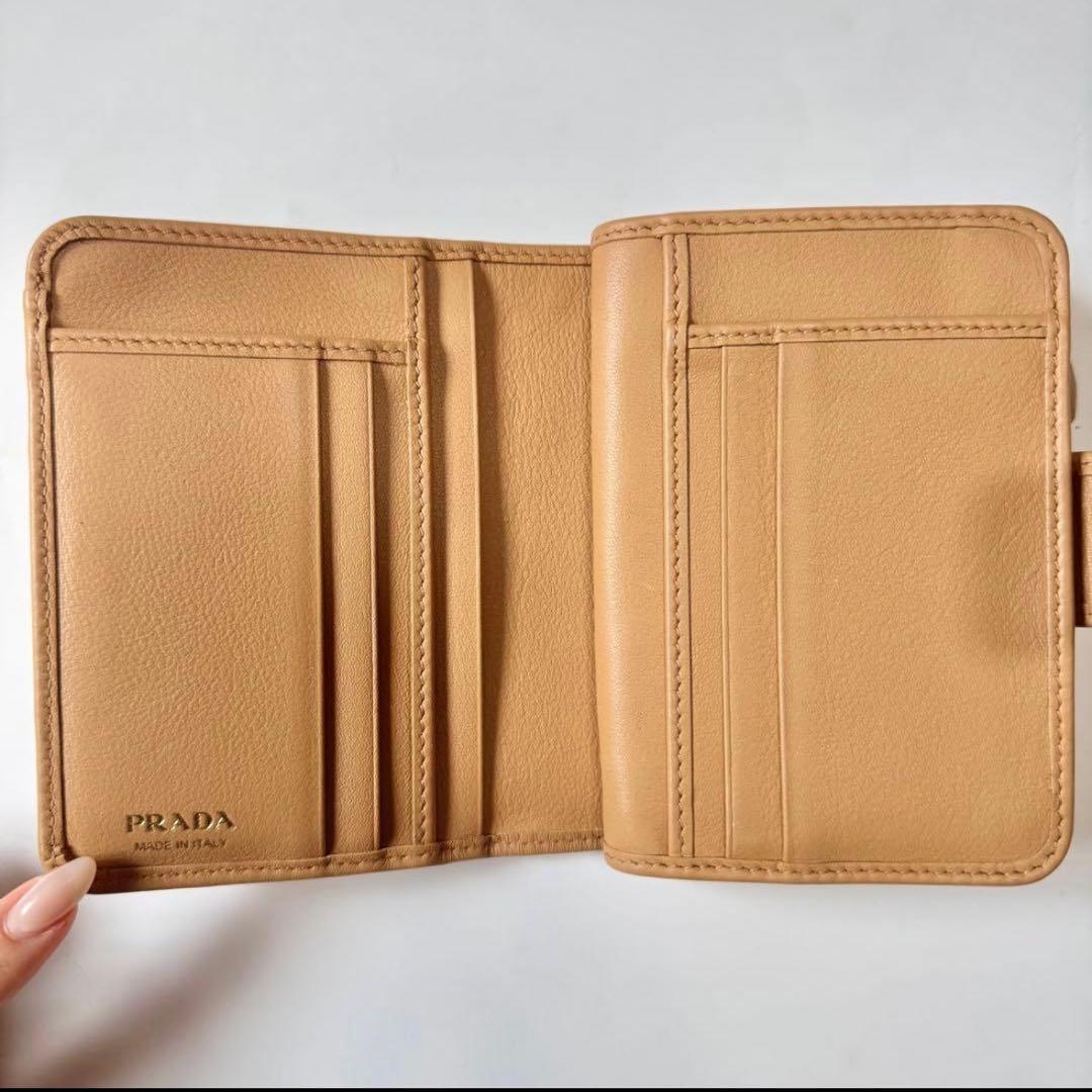 極美品 PRADA プラダ 財布 キャメル ホリデー限定 2つ折り財布