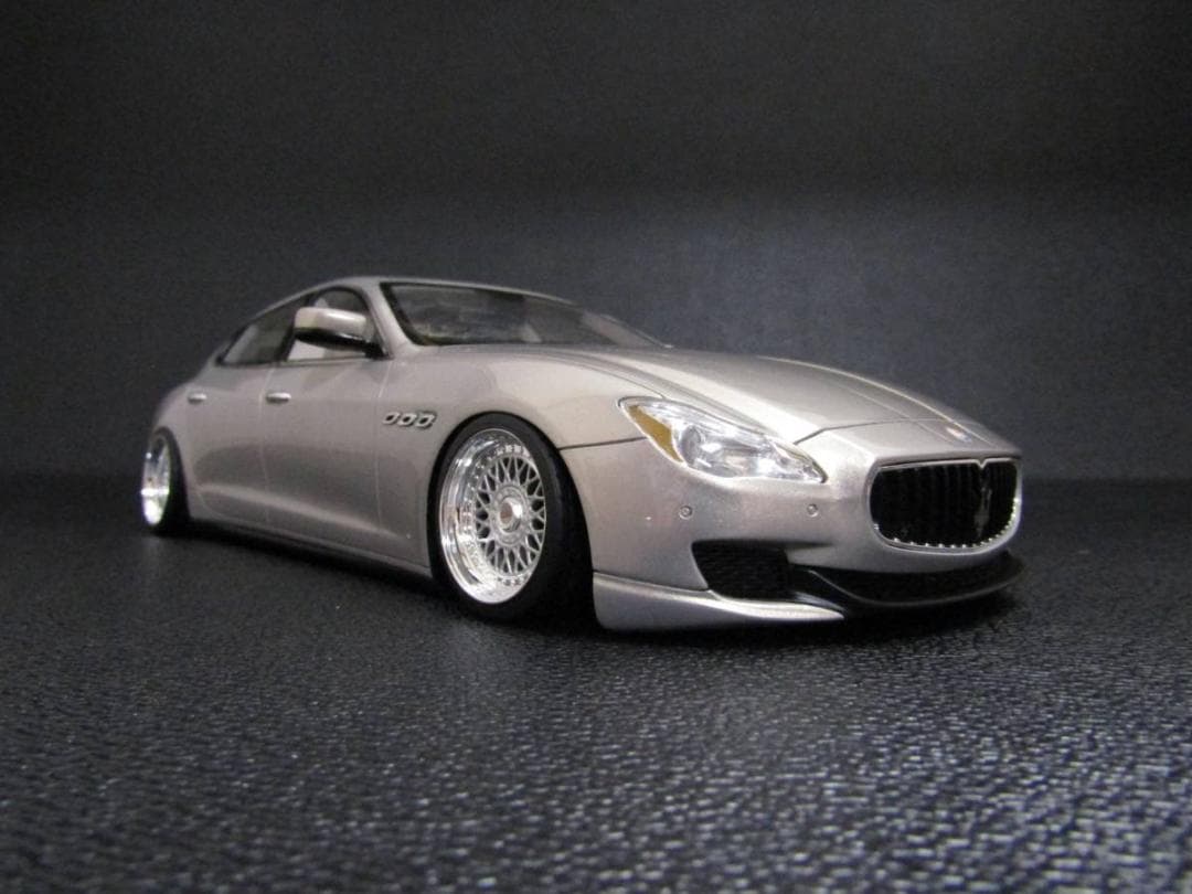 1/18 マセラティ クアトロポルテ カスタム