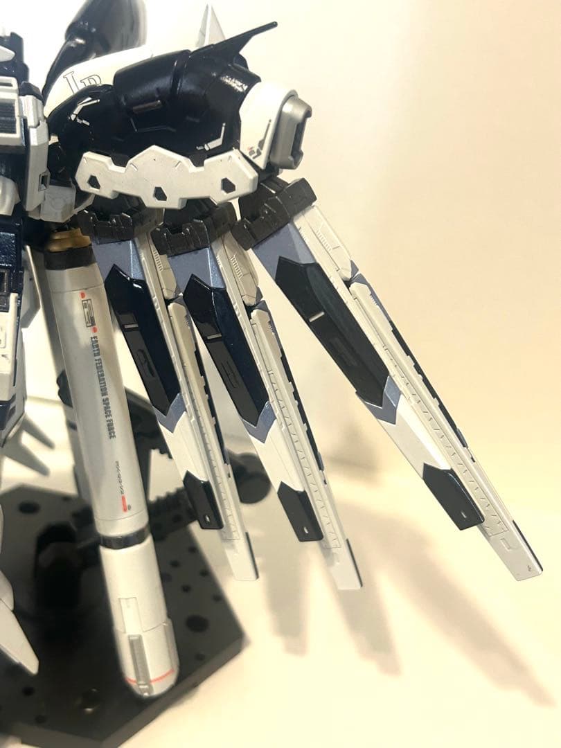 RG Hi-νガンダム　完成品　全塗装