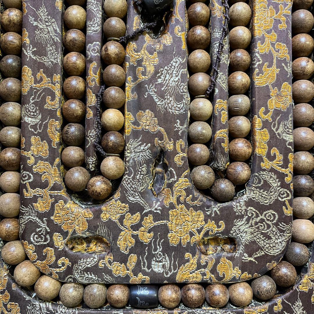 中国の清代朝珠 伝統的な木製数珠 龍のデザイン付き