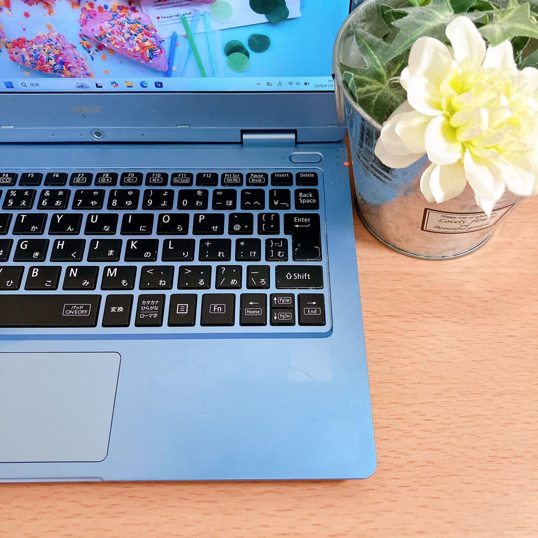 小型軽量・爆速SSD・初心者OK！Windows11青ブルーノートパソコン☆