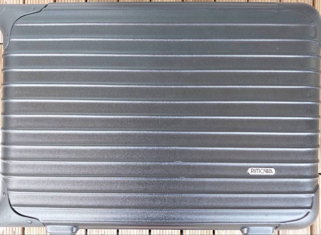 RIMOWA ブラックキャリーケース 中型