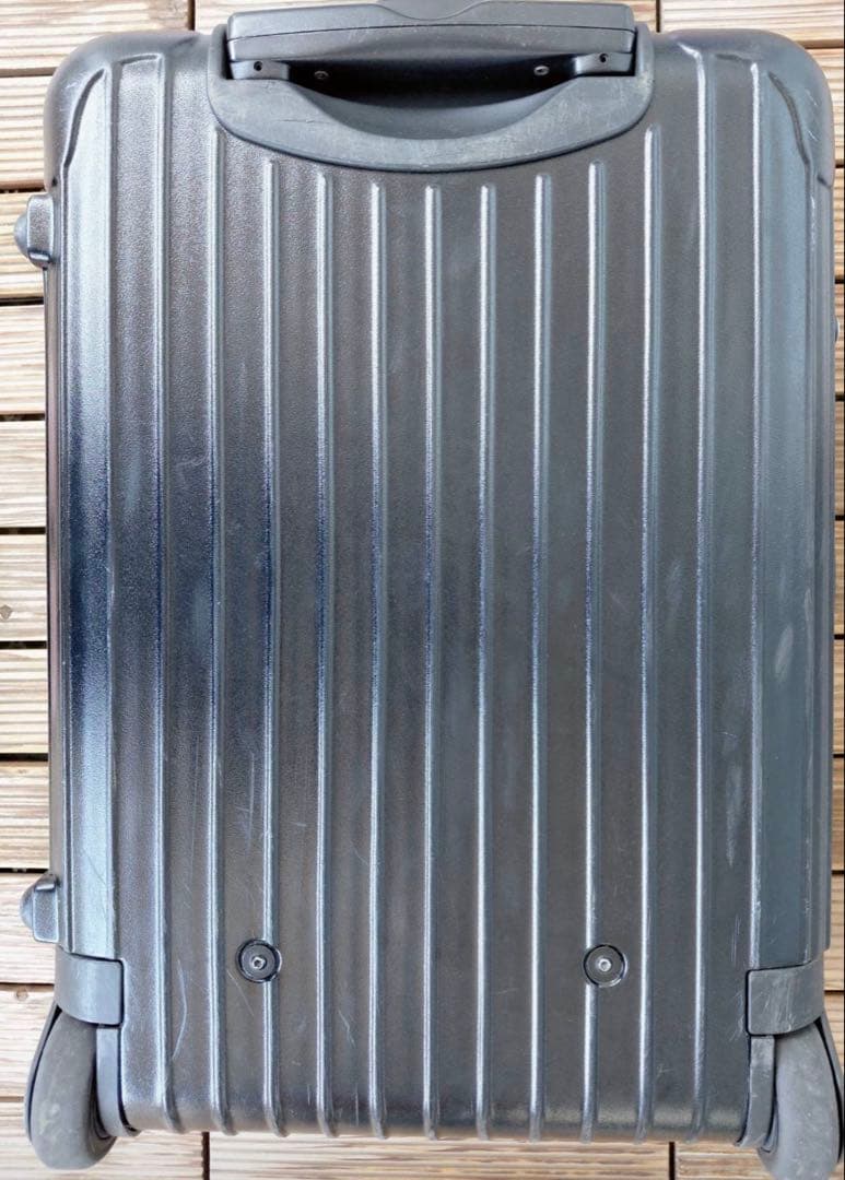 RIMOWA ブラックキャリーケース 中型