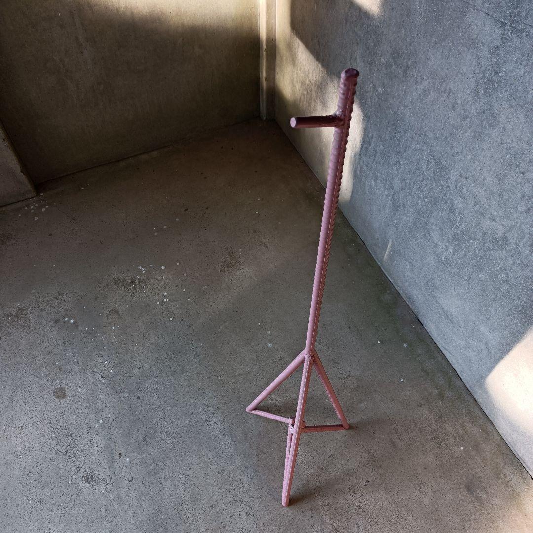 鉄筋くすみピンク看板