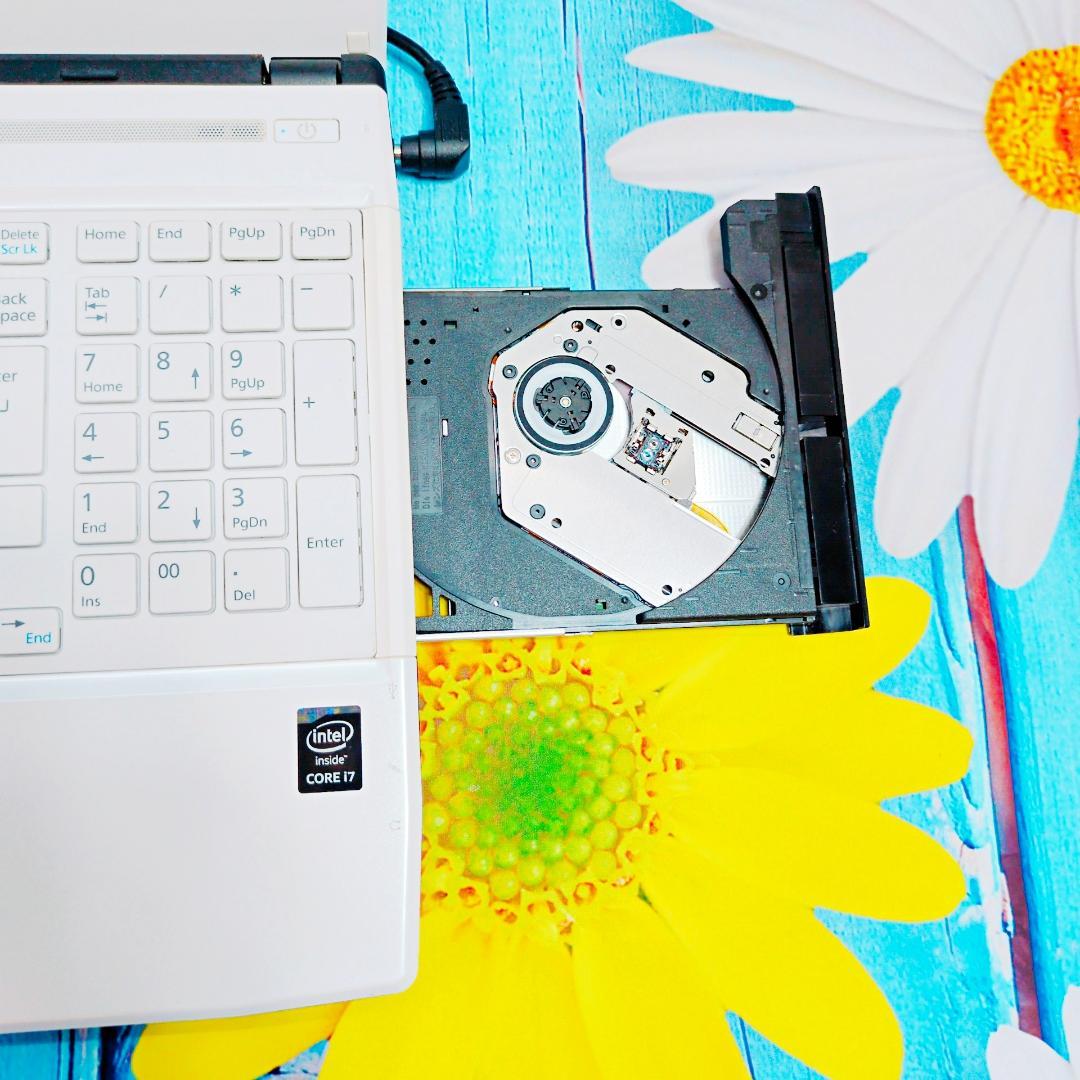 corei7✨Windows10✨すぐ使える 薄型ノートPC✨爆速SSD✨設定済