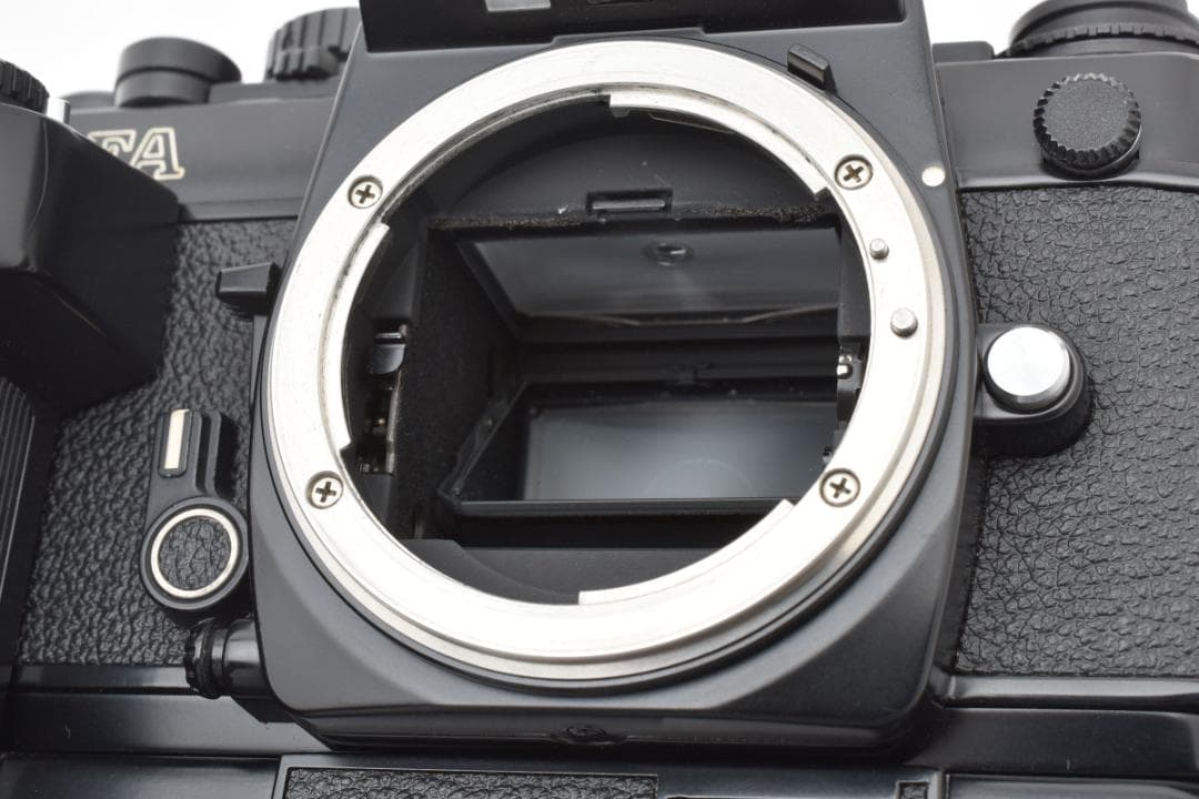 【良品】 NIKON FA ブラック＋MD-15 モータードライブ付 カメラ