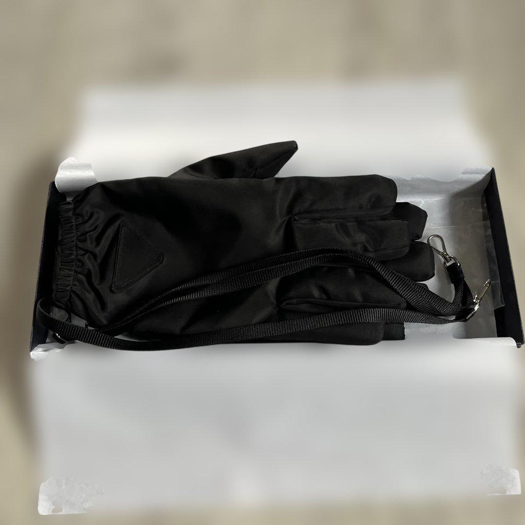 PRADAグローブ手袋