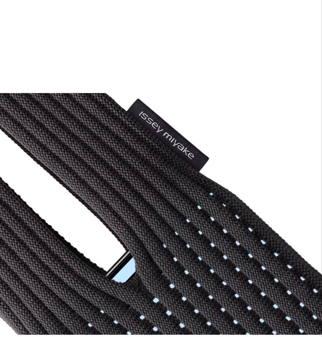 iPhone Pocket by ISSEY MIYAKE ショート ブラック