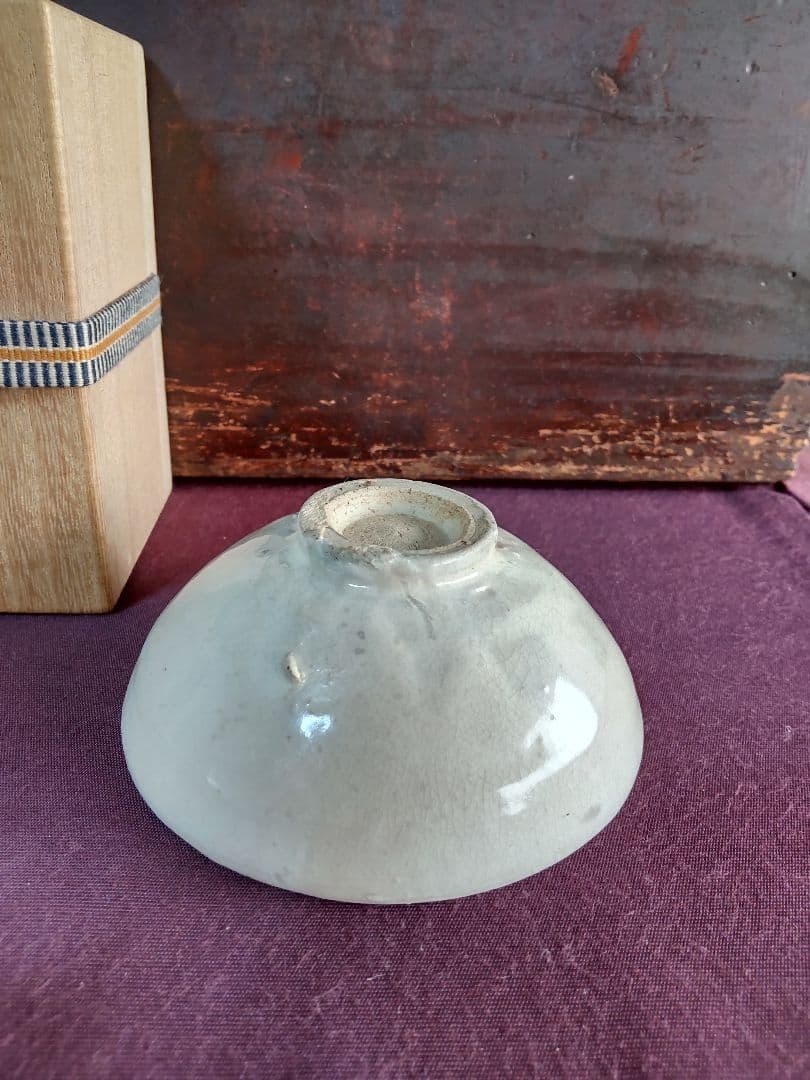 金時代 　鶴壁窯(磁州窯)　白釉 陰刻 花紋盃　　無庇完品