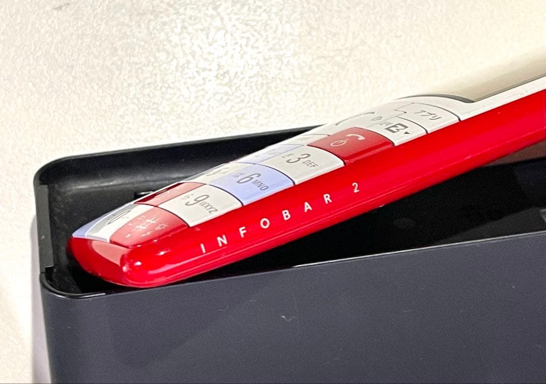 INFOBAR2 ニシキゴイ　外箱と付属品とオマケ付　起動確認済　インフォバー2