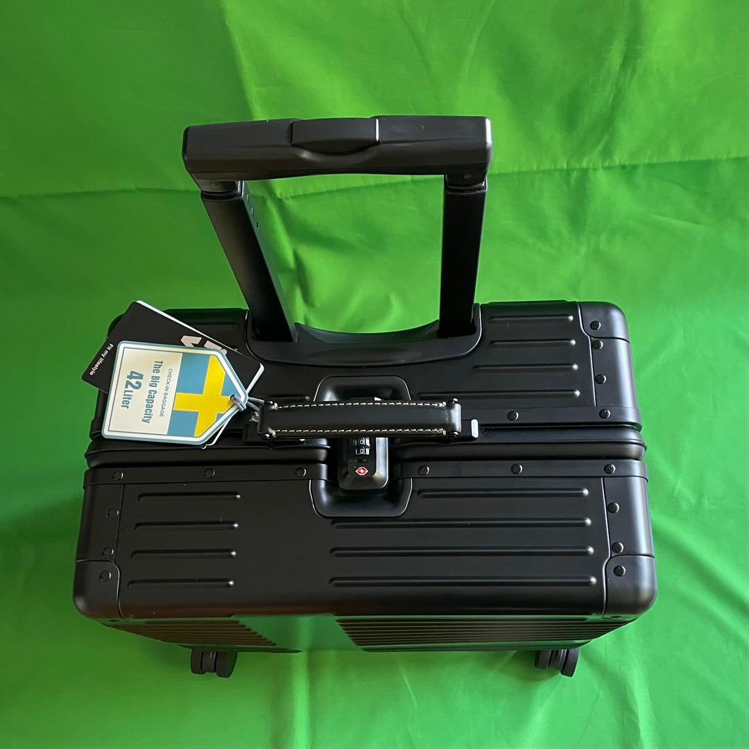 未使用innovator スーツケース INV1611 ステルスブラック 42L