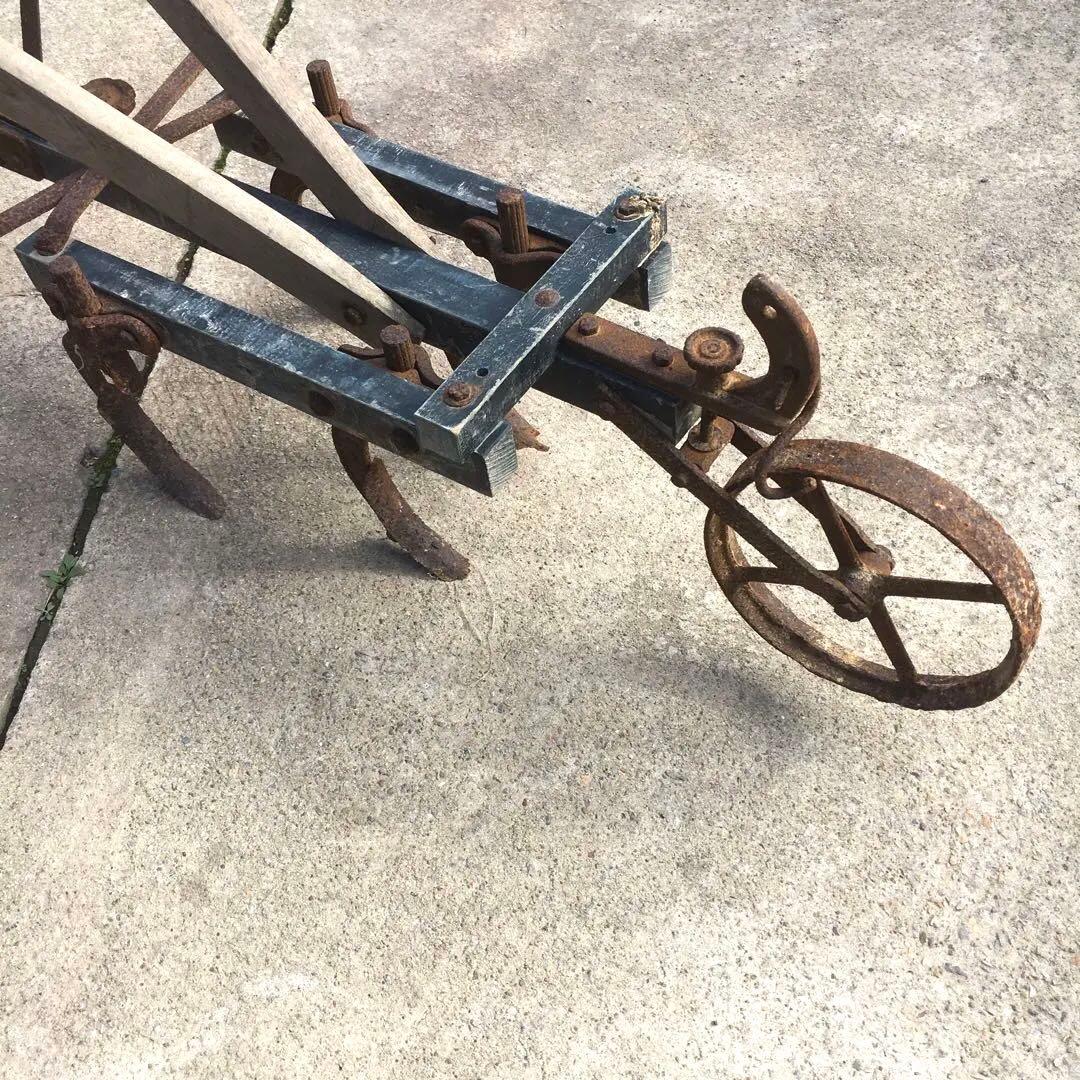 ジャンクガーデン雑貨　錆鉄　牛耕農機具　牛犂　古道具　シャビー アンティーク